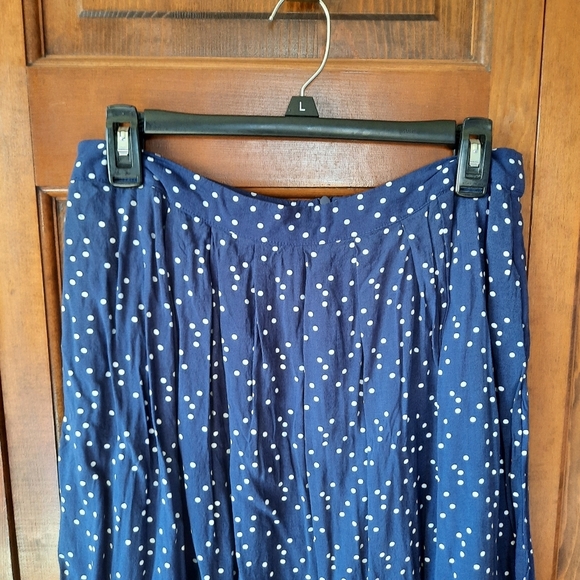 Forever 21 Navy Blue White Polka Dot Print A-line Flowy Midi Skirt Size Large - Picture 2 of 9